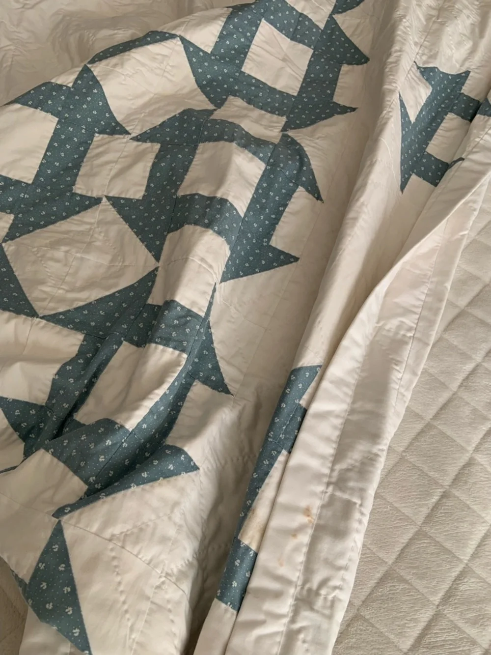 Vintage Classic White and Light Blue Patchwork Quilt - Home Bedding